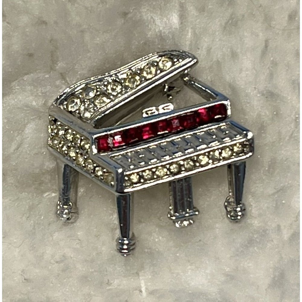 Vintage Rhodium Plated Rhinestone Studded Grand Piano Brooch